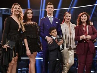 Pesan Misterius Kakak Ronaldo Usai CR7 Dihukum MU