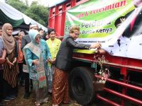 Gus Halim Lepas Ekspor Perdana Produk Pertanian BUMDesa ke Singapura