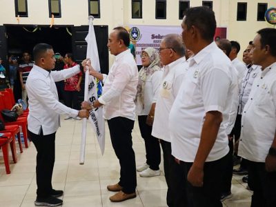 Penyerahan Bendera Pataka PSSI ‘Ketua Asprov PSSI Sulteng lantik 80 Jajaran Pengurus AsKab PSSI Parimo