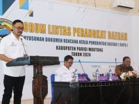 Resmi buka kegiatan Forum Lintas Perangkat Daerah Penyusunan Dokumen RKPD tahun 2024 ‘Sekda Zulfinasran Baca Sambutan Bupati Parimo