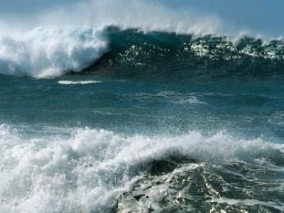 Waspada! BMKG: Gelombang Laut Tinggi hingga 4 Meter Berpotensi Terjadi Dua Hari ke Depan