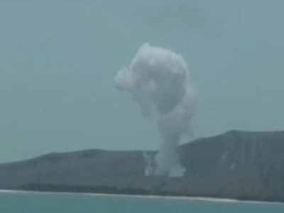 Gunung Anak Krakatau Erupsi Muntahkan Abu Vulkanik Setinggi 2 Ribu Meter