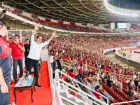 Momen Presiden Jokowi Saksikan Laga Timnas Indonesia vs Argentina di SUGBK: Beri Dukungan Penuh untuk Skuad Garuda!