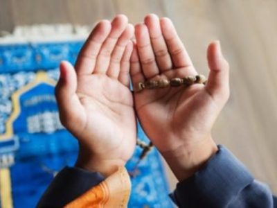 Bacaan Sholawat Bismillahillazi La Yadurru Ma’asmihi dan Keutamaannya