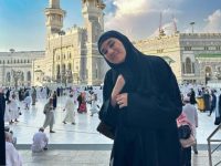 Kisah Mualaf Clara Shinta, Mengalami Keajaiban saat Umrah hingga Menangis di Depan Kakbah
