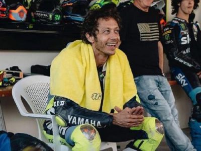 Ternyata Ini Alasan Valentino Rossi Pilih Warna Kuning Stabilo sebagai Ciri Khasnya