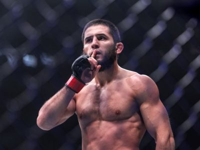 Hasil UFC 294 – 1 Tendangan Bikin Alexander Volkanovski Tak Selamat, Islam Makhachev Jaga Gelar dengan Cepat