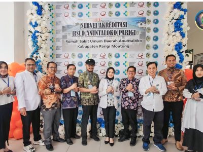 Melalui Vidcon, Sekda Zulfinasran Pastikan Kesiapan RSUD di Parimo Untuk Survei Akreditas