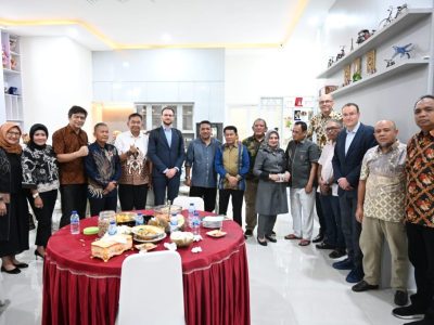 Wagub Sulteng Gelar Ramah Tamah Dengan Duta Besar Ceko dan CEO Skoda Group