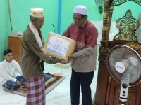 Tim Safari Ramadhan Pemprov. Sulteng Serahkan Bantuan ke Masjid Nurul Al-Falaq Morut