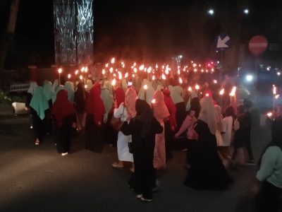 Masyarakat Kota Parigi  Sambut Bulan Ramadhan 1445 dengan Pawai Obor