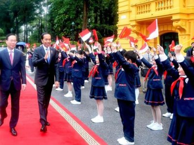 Kunjungi Istana Presiden Vietnam, Jokowi Disambut Upacara Kenegaraan