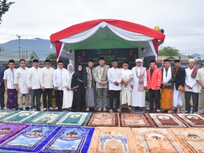 Pelaksanaan Sholat Idul Fitri 1445 H di Makorem 132/Tadulako Dihadiri Gubernur dan Wagub Sulteng