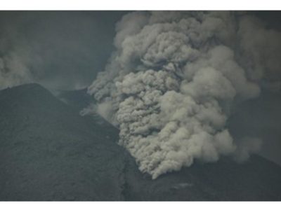 Empat Kali Gunung Lewotobi Laki-laki Mengalami Erupsi.
