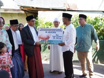 Gubernur Sulteng Serahkan Si Arjuna, Bantuan Kemasyarakatan Presiden Jokowi.