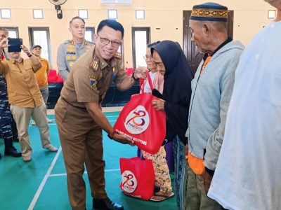 Penyaluran 100 Paket Sembako Dalam Rangka Hari Bhayangkara Ke 78