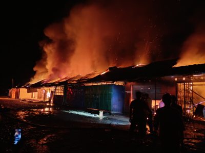 Bangunan Los Pasar Sentral Parigi Hangus Terbakar