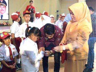 Seragam Gratis, Ikhtiar Pemerintah Parigi Moutong Wujudkan Kesetaraan Pendidikan