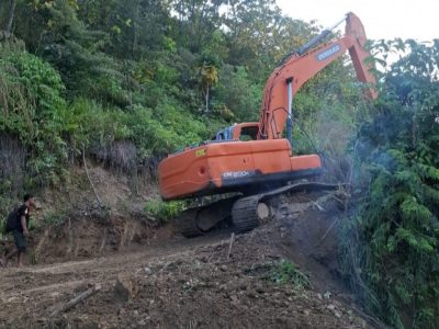 Pemkab Parimo Buka Akses Jalan Pegunungan di Tinombo
