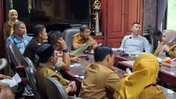 Abdul Sahid Pimpin Pembahasan Normalisasi Sungai di Ruang Rapat Bupati
