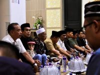 Buka Puasa Bersama di Rujab Bupati, Pemkab Parigi Moutong Serahkan Bantuan Sembako