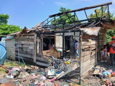 Rumah Warga Tomoli Utara Ludes Terbakar, Korban Mengungsi