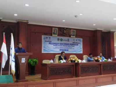 Lepas Kontingen Pesparani, Bupati Erwin Tekankan Toleransi dan Persaudaraan